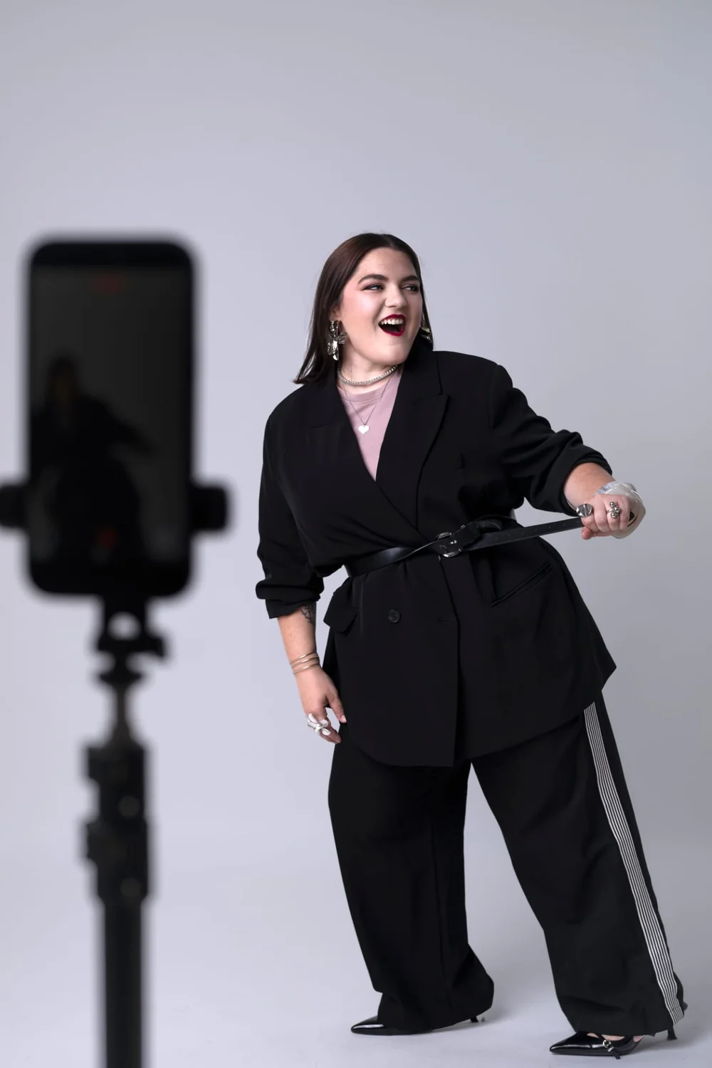 Jennifer Díaz durante una sesión de creación de contenido.